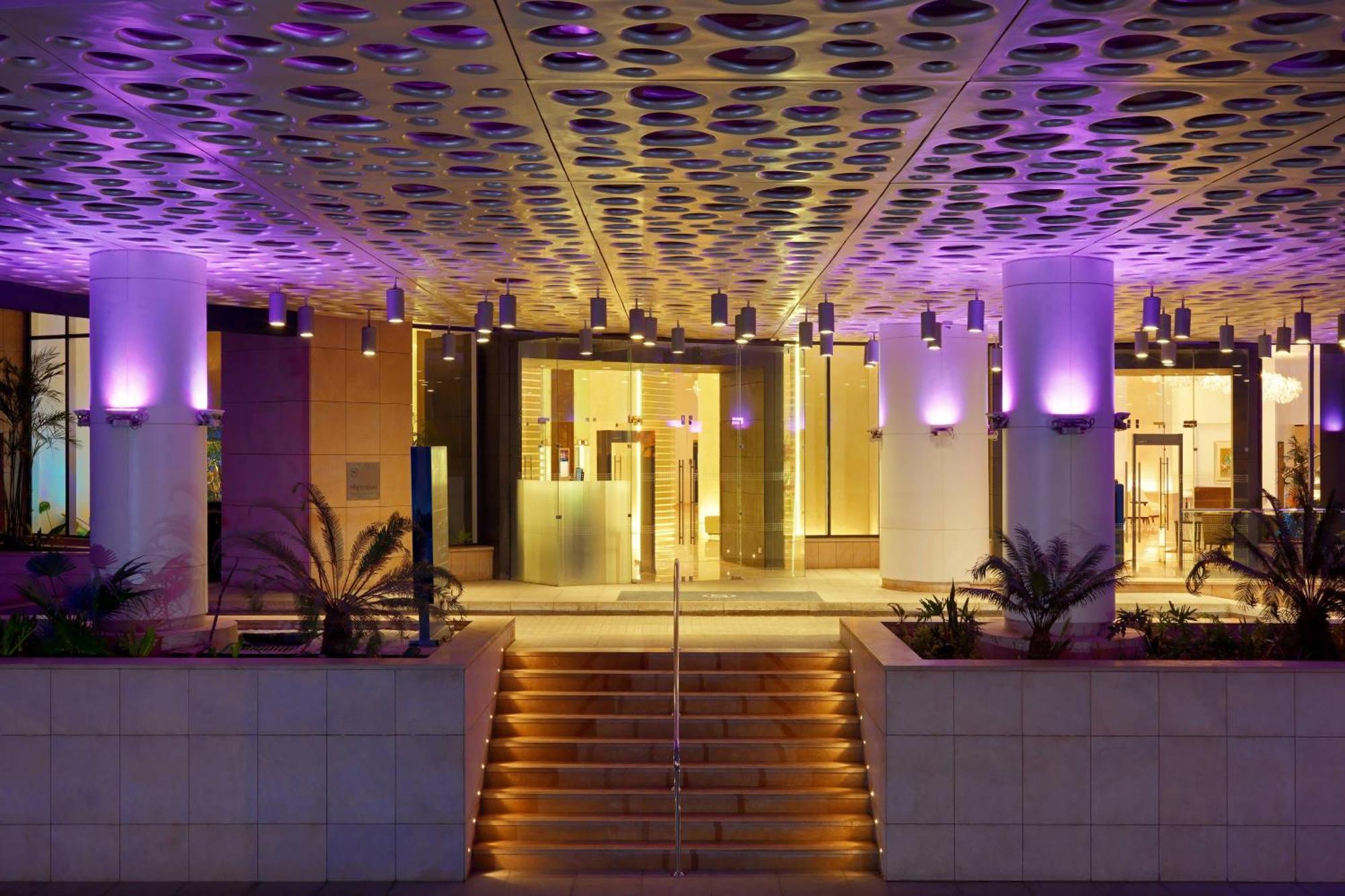 Sheraton Cairo Hotel & Casino Giza Exterior photo The lobby of the hotel