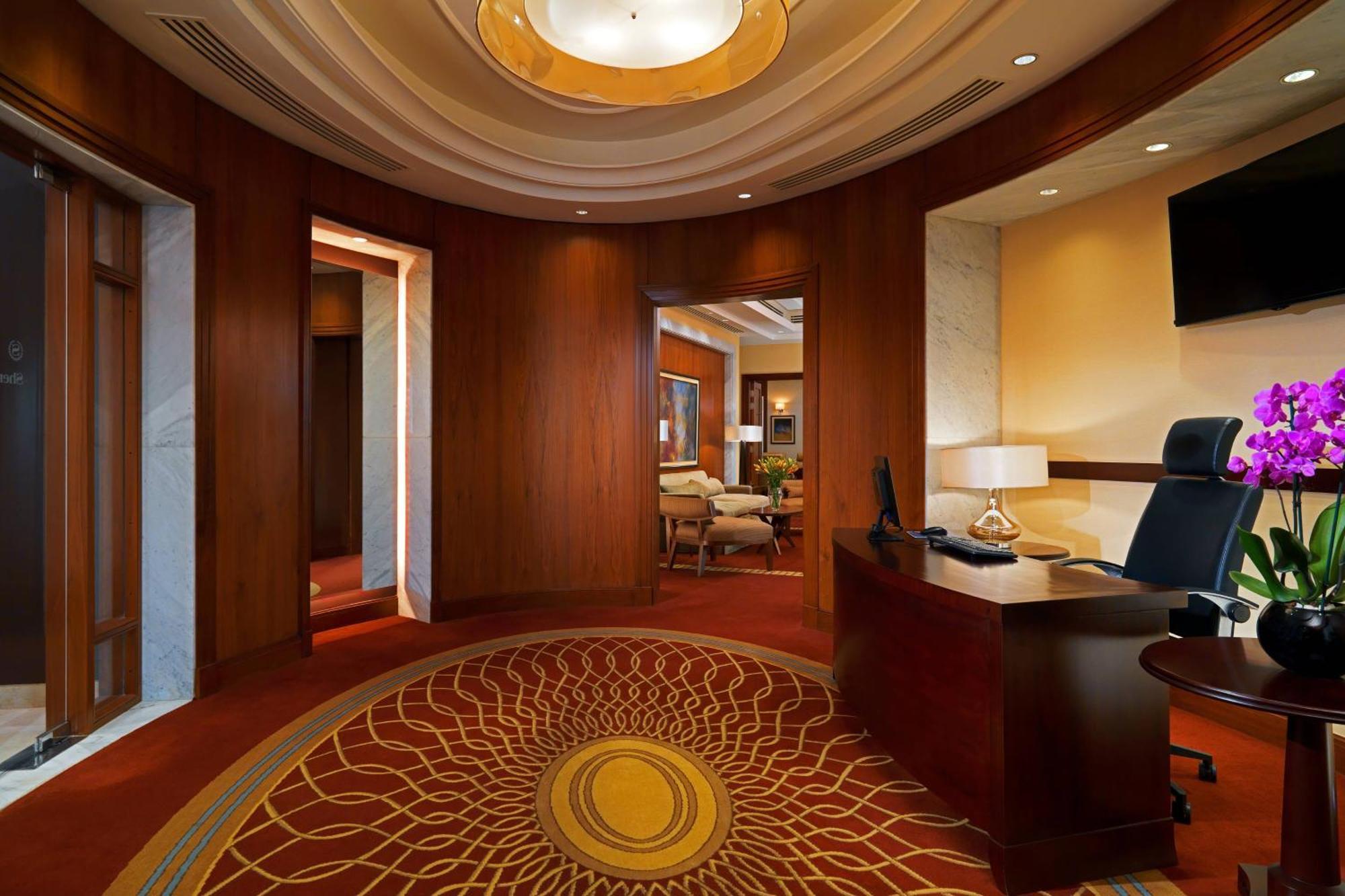 Sheraton Cairo Hotel & Casino Giza Exterior photo The interior of the Presidential Suite