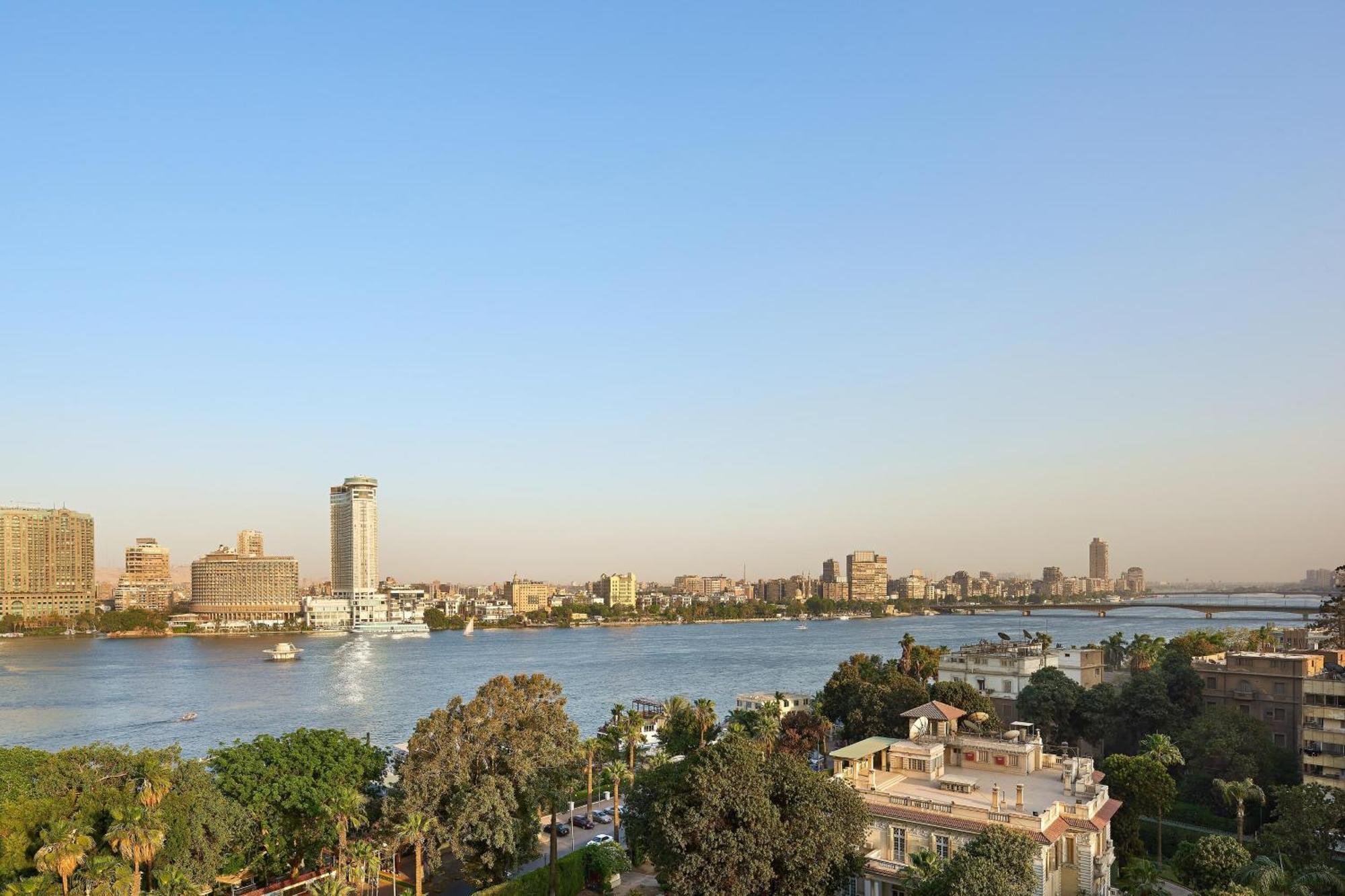 Sheraton Cairo Hotel & Casino Giza Exterior photo View of the Nile River from the Nile Hilton
