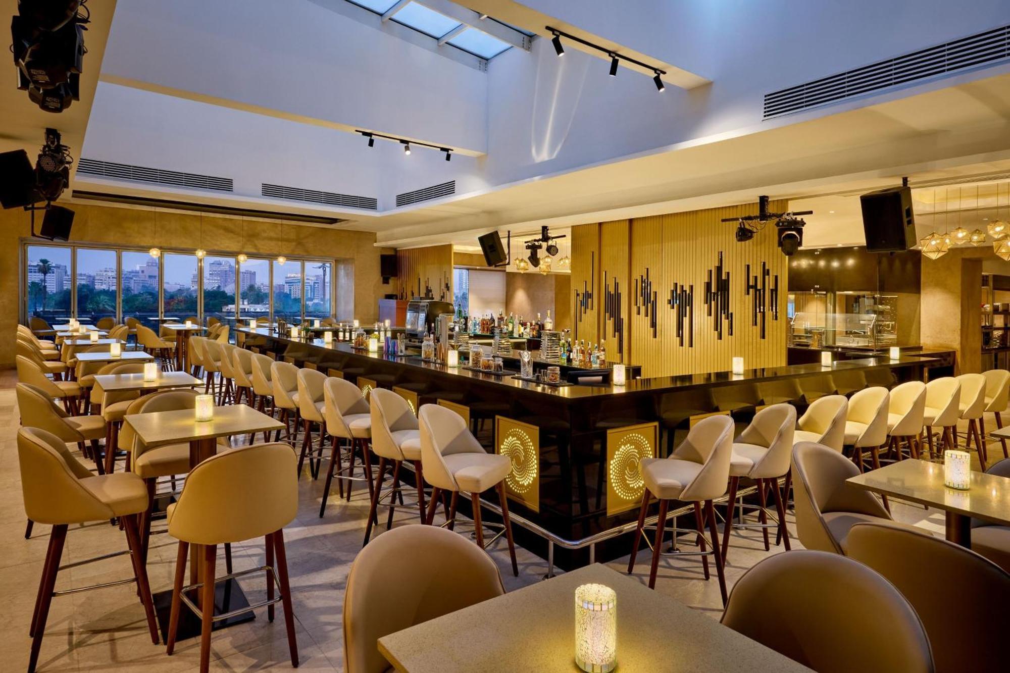 Sheraton Cairo Hotel & Casino Giza Exterior photo The bar at the 360° Sky Lounge