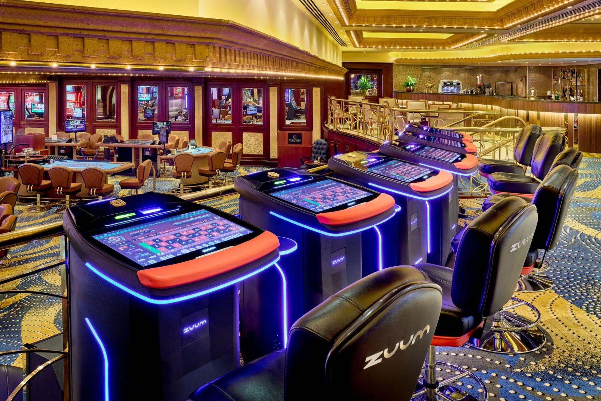 Sheraton Cairo Hotel & Casino Giza Exterior photo Casino Slots