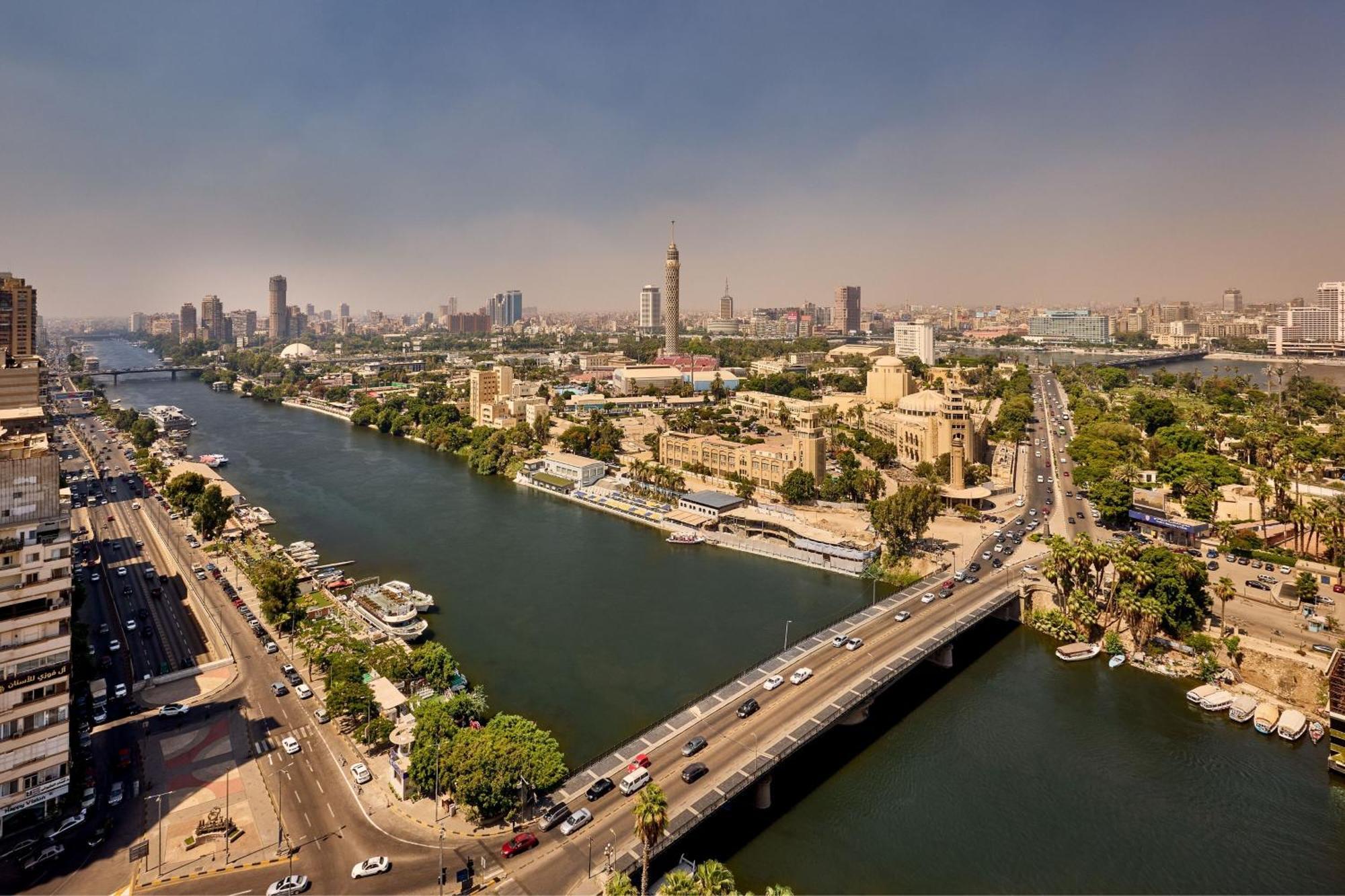Sheraton Cairo Hotel & Casino Giza Exterior photo Cairo skyline